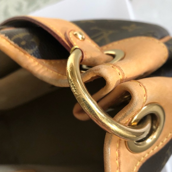 Louis Vuitton Galleria PM Monogram Shoulder Bag - Picture 2 of 14